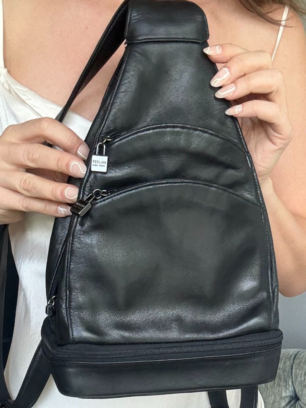 Vintage Black Leather Backpack Perlina 90s Minimalist